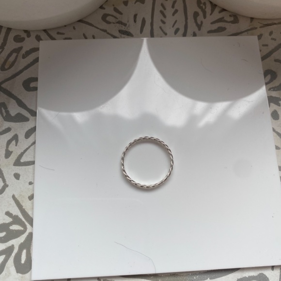 Braided ring - Picture 2 of 3